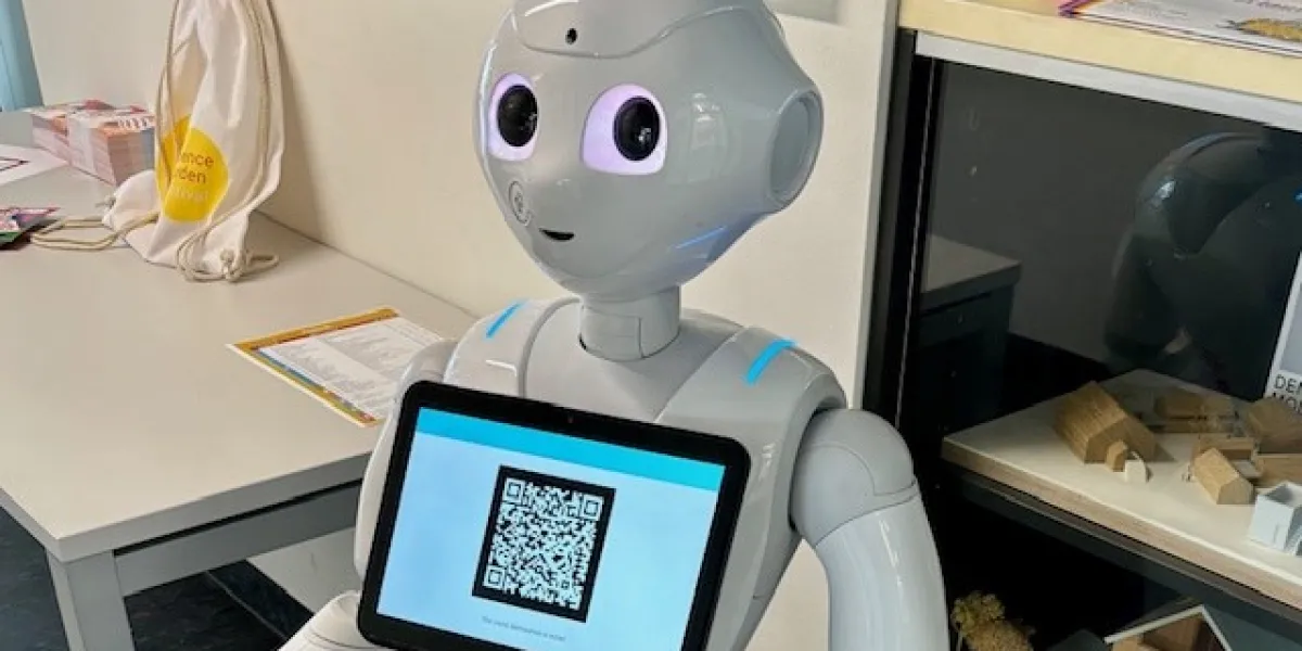 Portrait von unserem Roboter Pepper.
