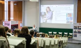 GEED 2024: Vortrag von einer Studierenden.