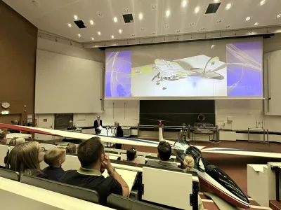 Lange Nacht der Forschung 2026: Bei der Schauvorlesung der Experimentalphysiker im H&ouml;rsaal.
