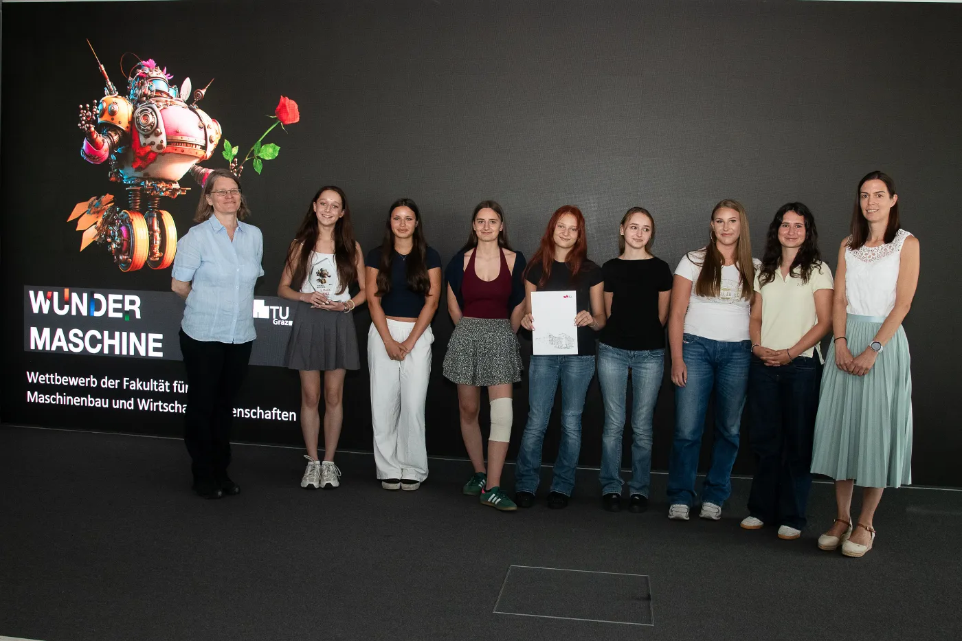 Sch&uuml;ler*innen der Klasse 5c des BG/BRG Seebacher wurden mit dem ersten Preis ausgezeichnet f&uuml;r ihre Wundermaschine, die Korallenriffe sch&uuml;tzen soll.